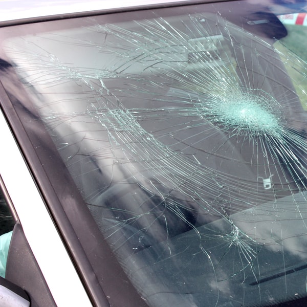 what auto glass replacement service to contact and what is the price cost to fix broken windshield 